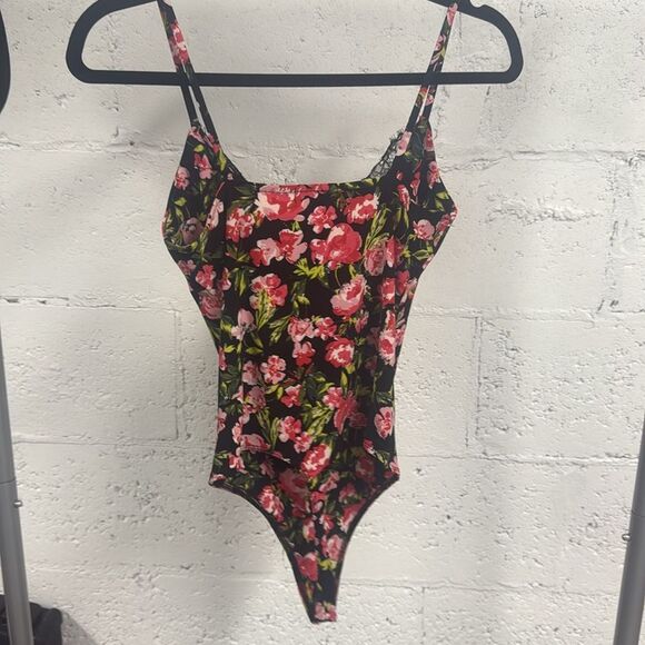Leith Black and Pink Floral Body Suit - LIKE NEW - Size XS - Worn Once - Picture 3 of 4
